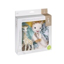 Sophie la girafe et son doudou